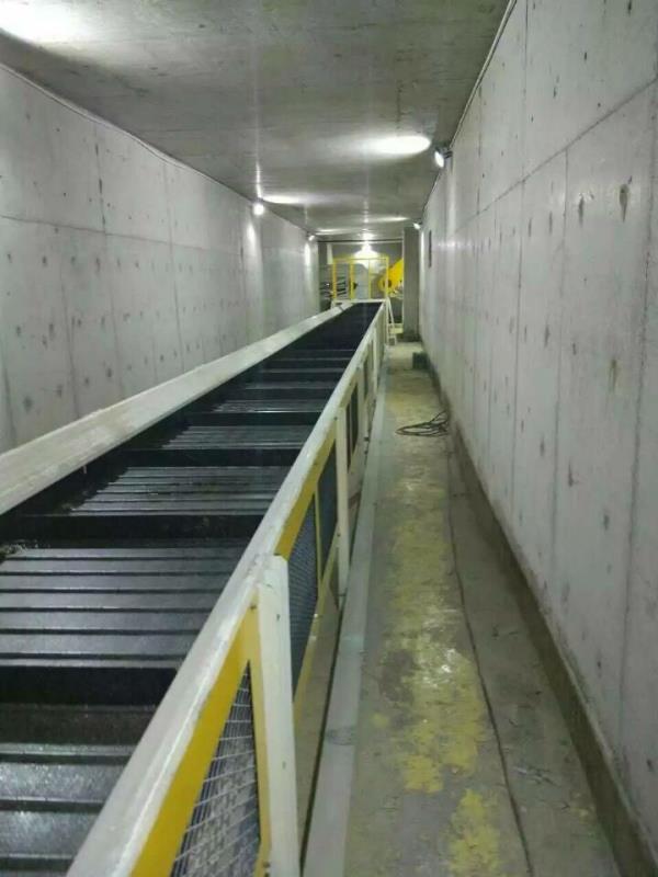 大型鏈板排屑機(jī)